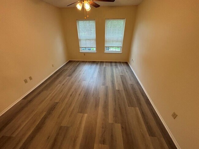 Building Photo - 10911 Grassmere Ct