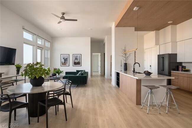 Building Photo - 11055 S Las Vegas Blvd