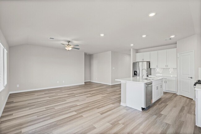 Building Photo - 416 Stagg St