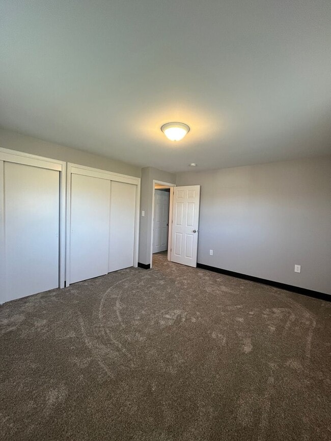 Building Photo - Spacious, bright and newly renovated 2nd-floor apartment available in Bath