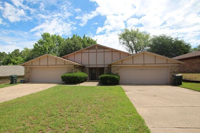 Primary Photo - 3 Bedroom Duplex in Tyler!