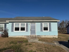 Building Photo - Nice 2 bedroom duplex