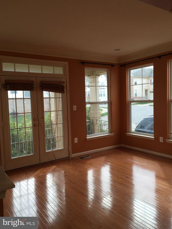 Building Photo - 2404 Almshouse Dr