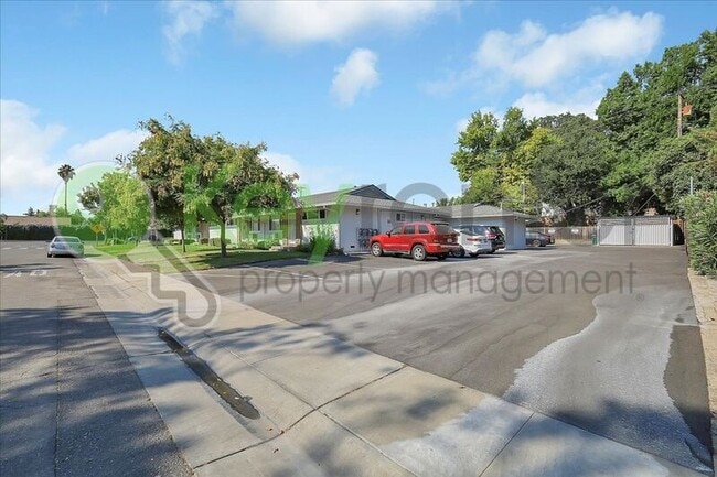 Building Photo - 6705 Greenback Ln