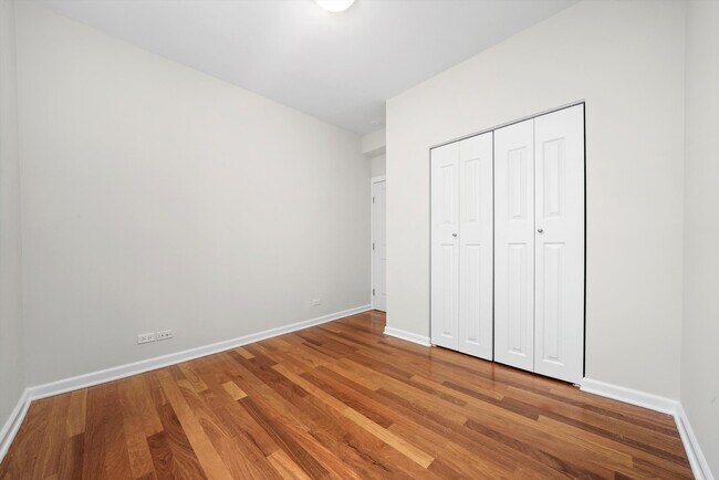 Building Photo - 3551 W Belle Plaine Ave