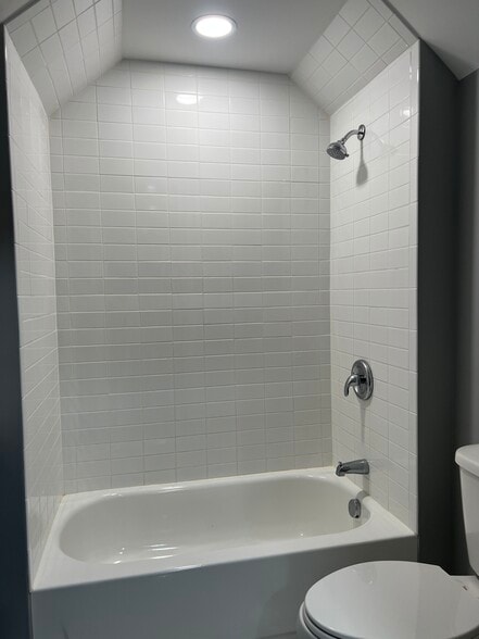 Building Photo - 1430 S Champion Ave