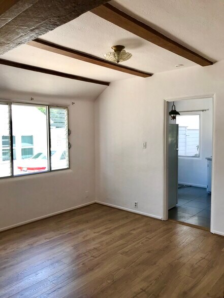 Building Photo - 418 W Palm Ave