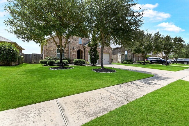 Building Photo - 2226 Falcon Brook Dr