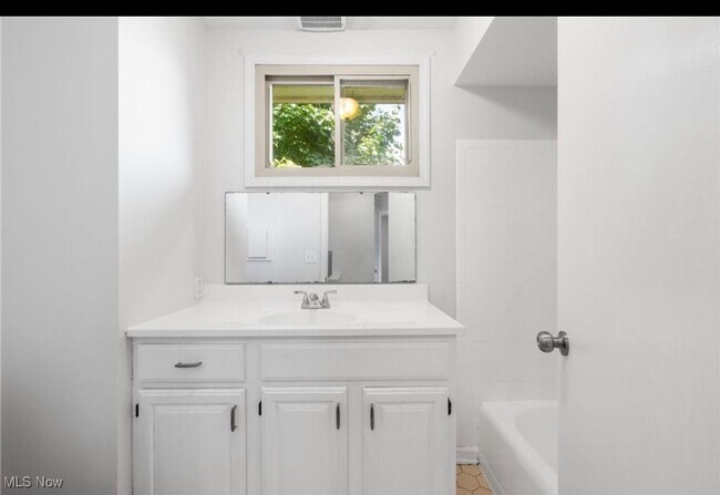 Building Photo - 15334 Triskett Rd