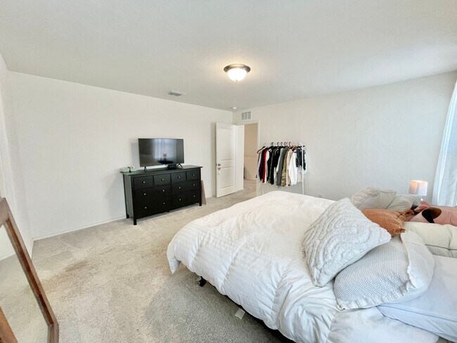 Building Photo - 4931 Jovian-