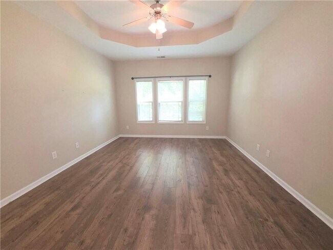 Building Photo - 113 Macalester Dr