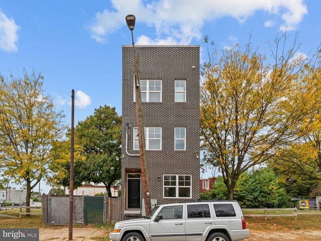 Building Photo - 1682 N 54th St