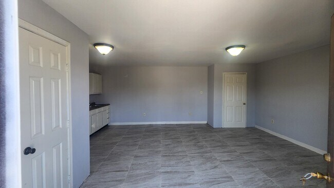 Building Photo - 301 Soria Dr
