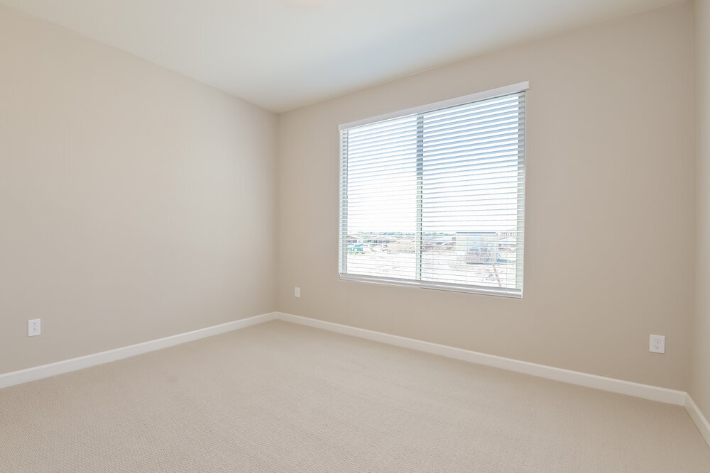 Building Photo - 13854 E Red Oaks Dr