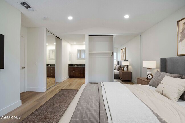 Building Photo - 974 Quarterhorse Ln