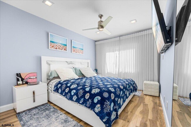 Building Photo - 9616 Pacific Ave