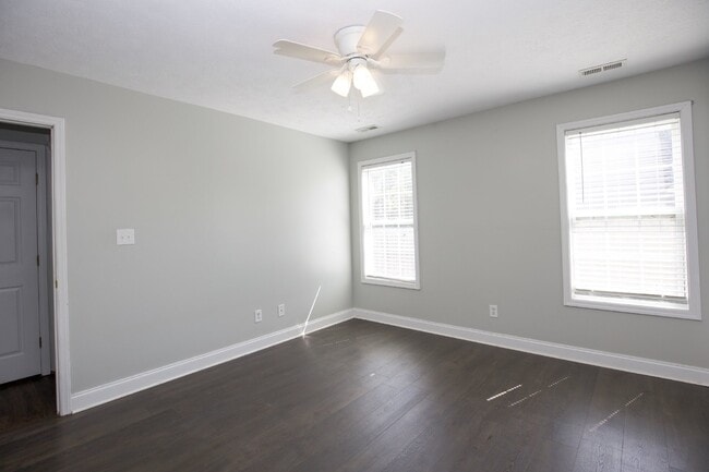 Building Photo - Adorable 3 bedroom 2 bath + Bonus in Raeford