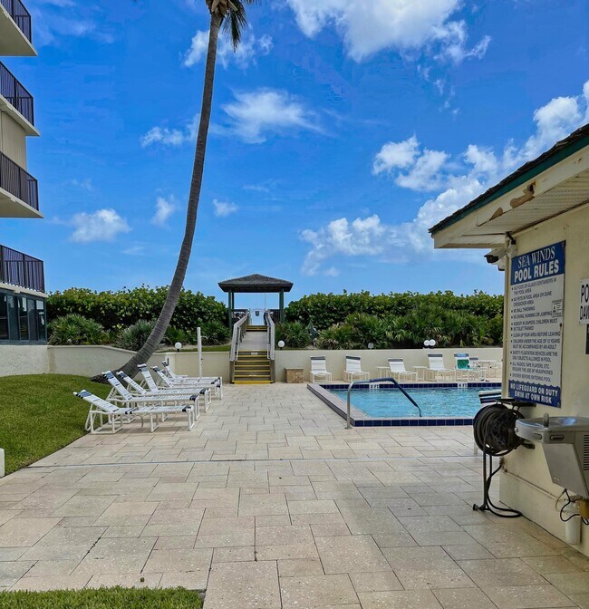 Building Photo - 10044 S Ocean Dr