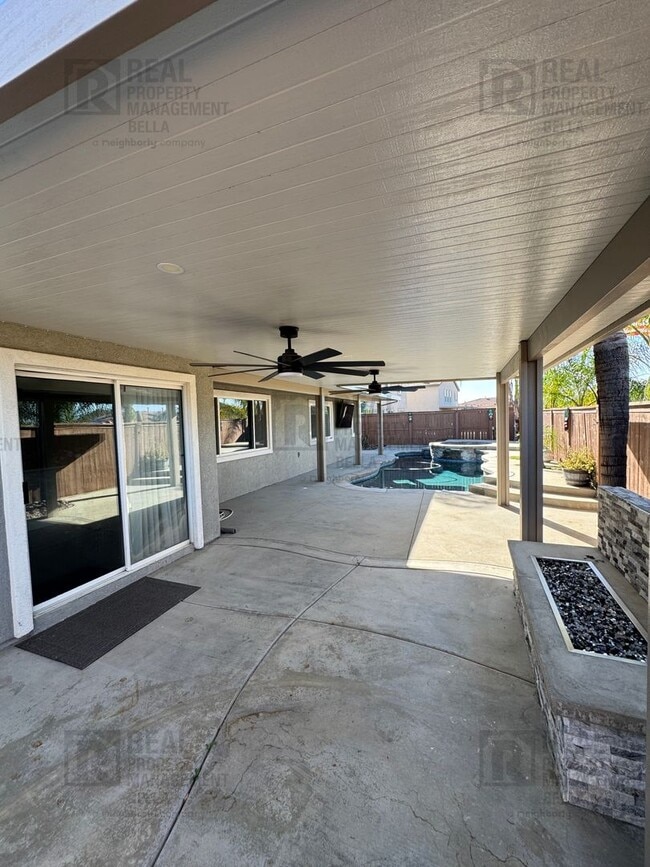 Building Photo - 23694 Canyon Heights Dr