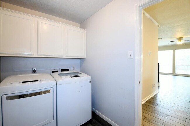 Building Photo - 18719 Racquet Sports Way