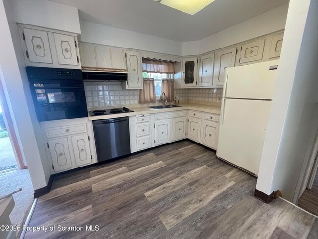 Building Photo - 708 Woodmere Ave