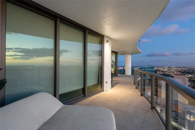 Building Photo - 100 E Las Olas Blvd