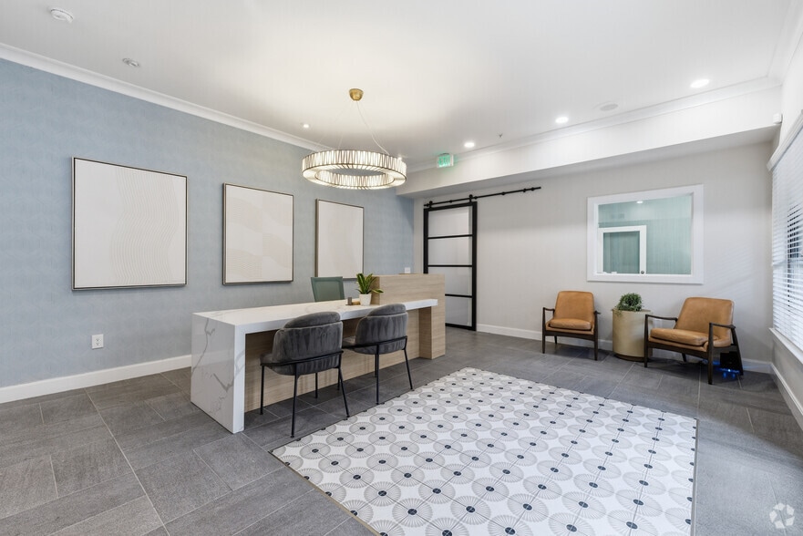 Lobby Photo - Jackson Hill