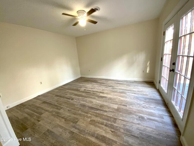 Building Photo - 314 Stuart Ave