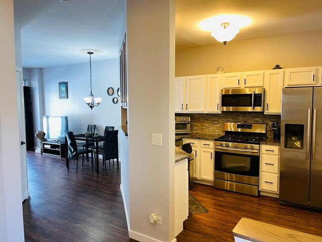 Building Photo - 1385 Redbridge Ct