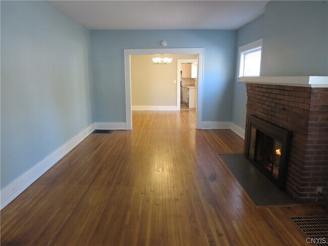 Building Photo - 126 Shotwell Park