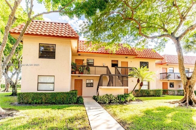 Primary Photo - 15805 W Waterside Cir
