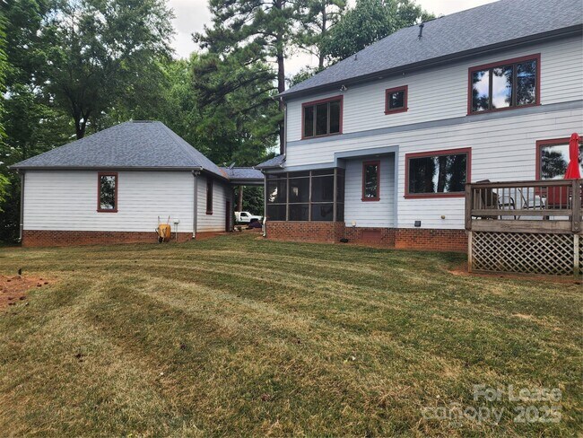 Building Photo - 16946 Belle Isle Dr