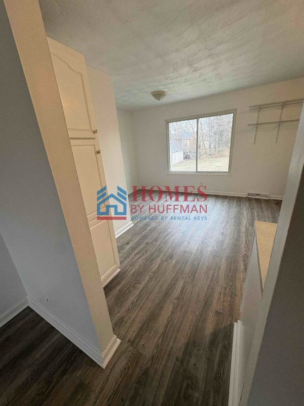 Building Photo - Four Bedroom | Two Bath House