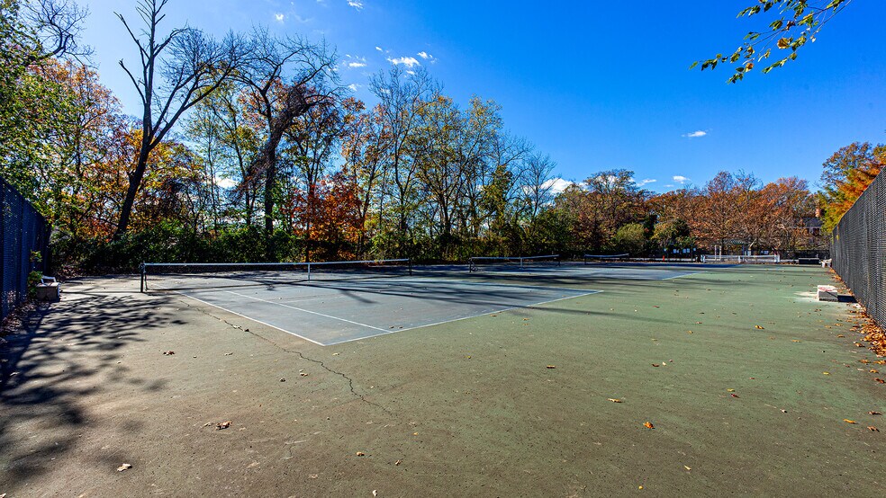 Building Photo - 3400 39th St NW