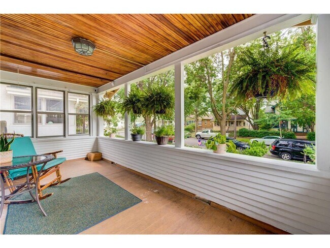 Building Photo - Gorgeous 6 Bedroom in Midway- June 2026 Mo...