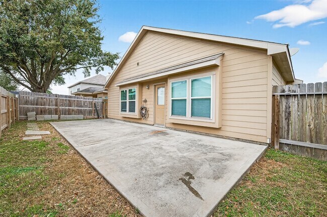 Building Photo - 19339 Vermillion Ct