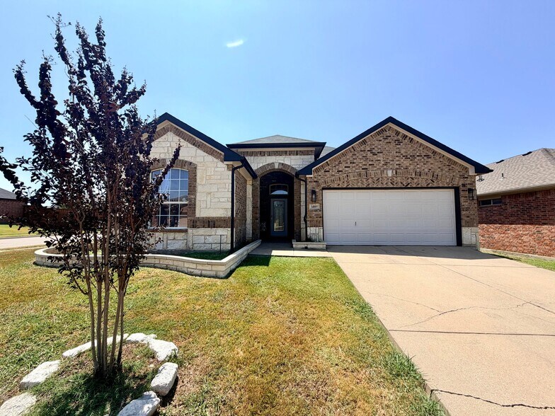 Building Photo - 14805 Little Anne Dr