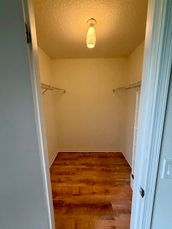 Building Photo - 107 Woodland Dr