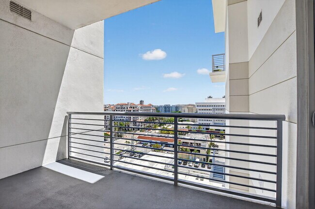 Building Photo - 155 E Boca Raton Rd