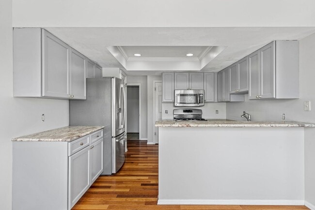 Building Photo - Beautiful 3B/2B Home in St. Charles