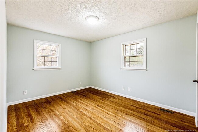 Building Photo - 909 Kaywood Dr