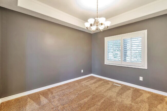 Building Photo - AVAILABLE NOW  — SPACIOUS & BEAUTIFUL Bountiful Meadows Home. 4 BED 3 BATH SIGNLE FAMILY HOME