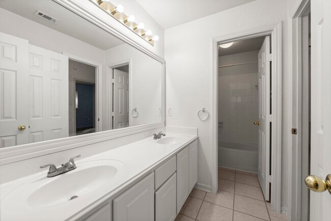 Building Photo - 167 N Whistlers Bend Cir