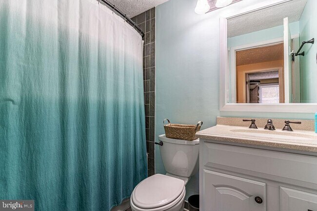 Building Photo - 6221 Wilmington Dr