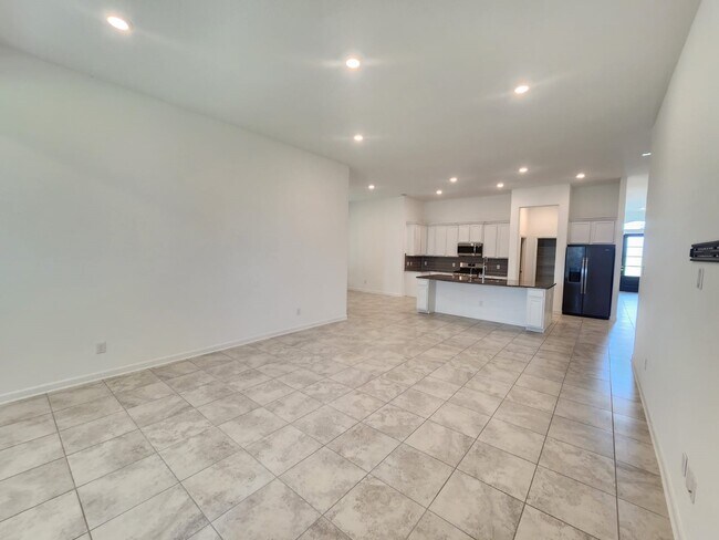 Building Photo - 5003 Twin Summit Dr