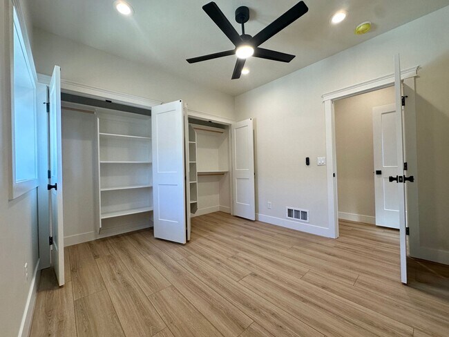 Building Photo - RR 156 Duplex