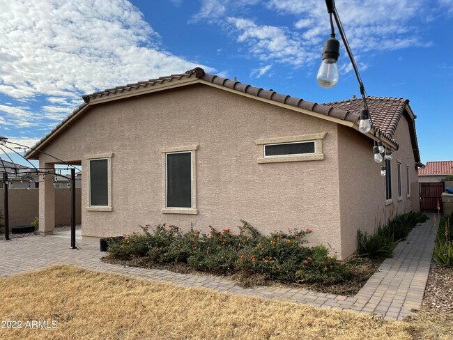 Building Photo - 69 S 195th Ln