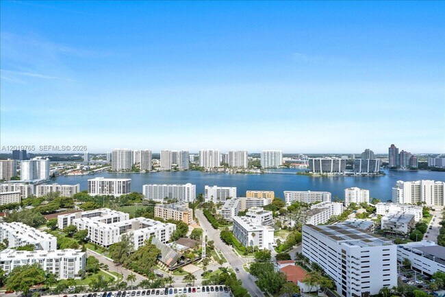 Building Photo - 17875 Collins Ave