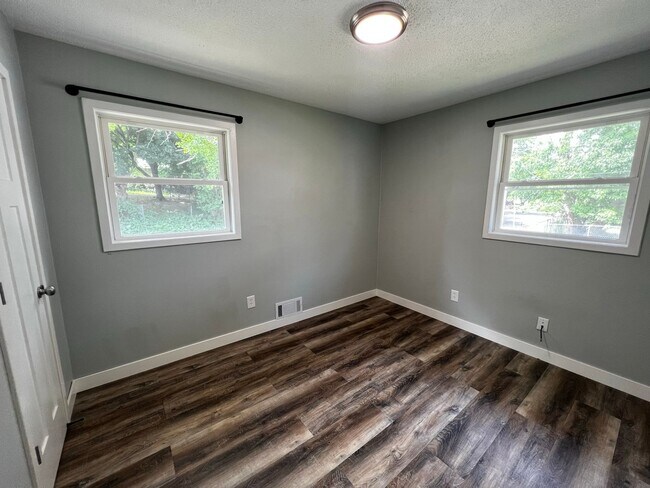 Building Photo - Short Term Lease Available! Side by Side Duplex! Rent Controlled