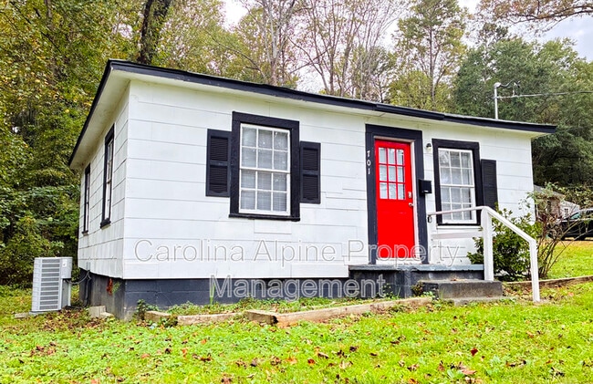 Building Photo - 701 S Lorraine St